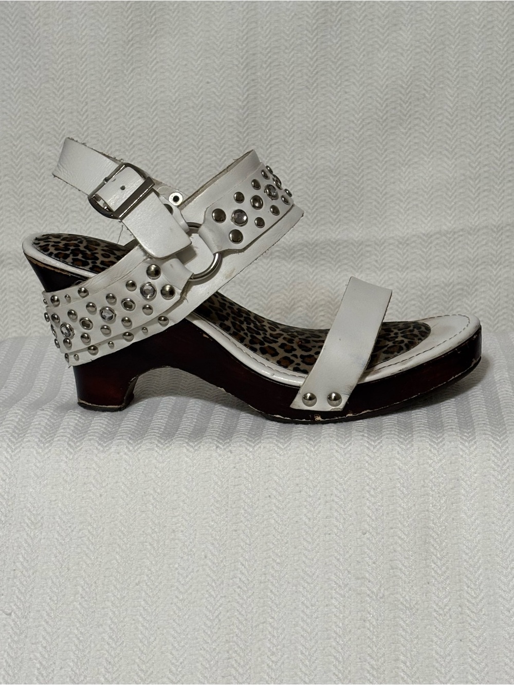 Kathy Van Zeeland, White Heeled Sandals